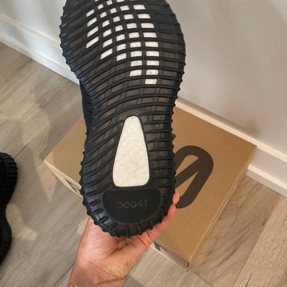 Adidas Yeezy Boost 350 V2 - Picture 5 of 7